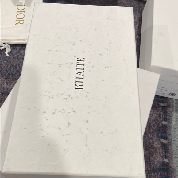 KHAITE White Embossed Box - Picture 2 of 5